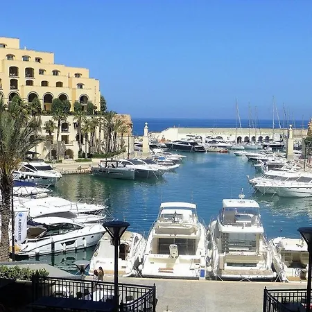 Bayview Seafront 4 *